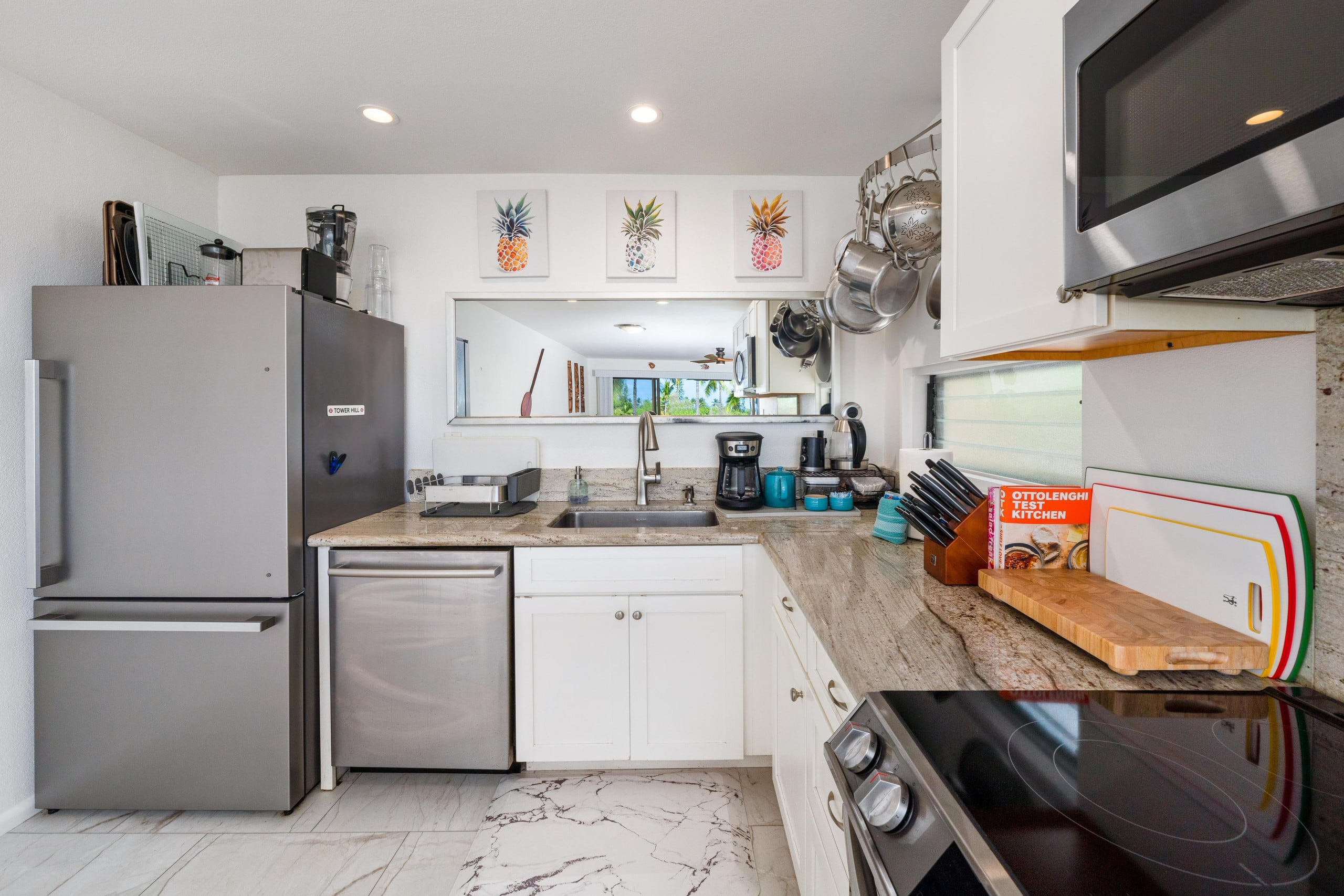 Condo in Kailua-Kona · ★5.0 · 2 bedrooms · 3 beds · 2 private baths - Image 15