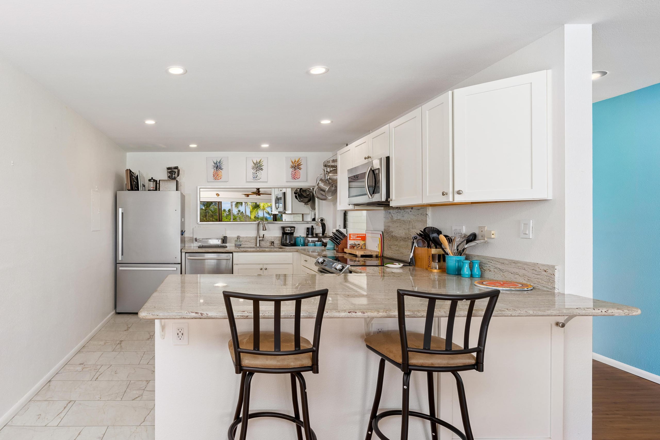 Condo in Kailua-Kona · ★5.0 · 2 bedrooms · 3 beds · 2 private baths - Image 13