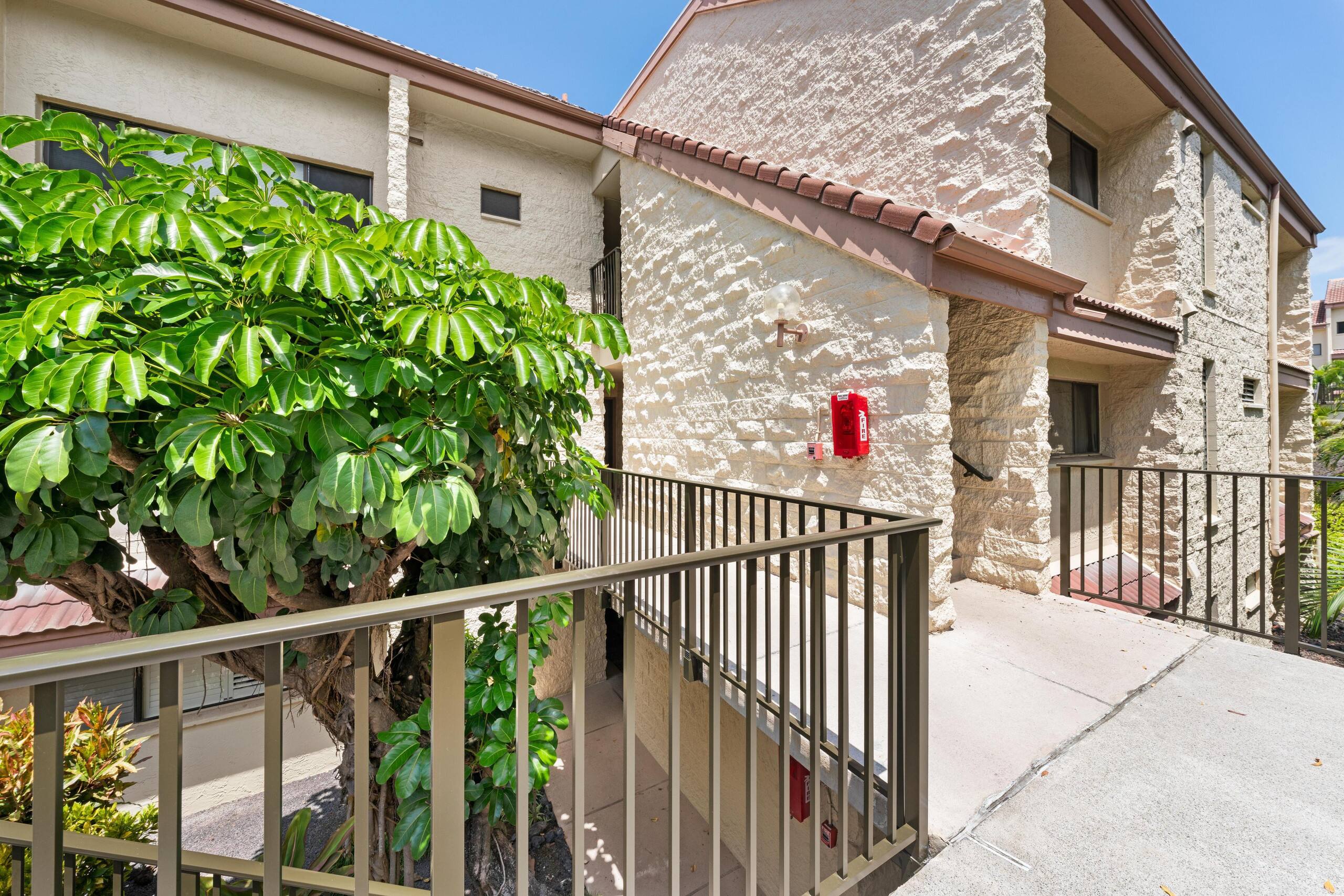 Condo in Kailua-Kona · ★5.0 · 2 bedrooms · 3 beds · 2 private baths - Image 44