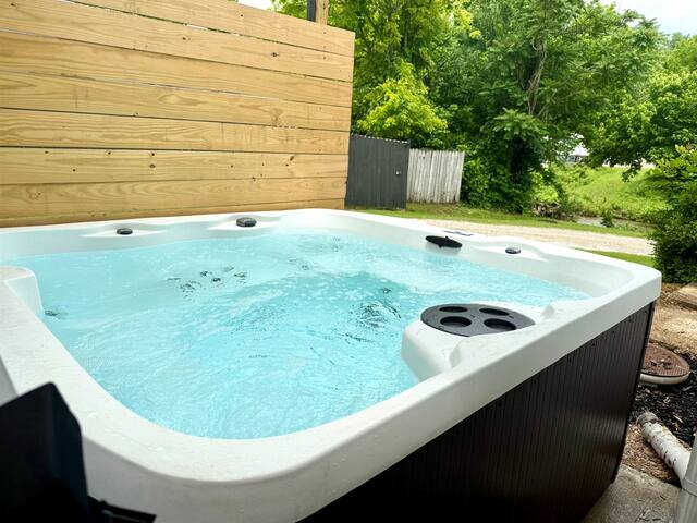Creekside Retreat Inn & Suites managed Airbnb listing 2