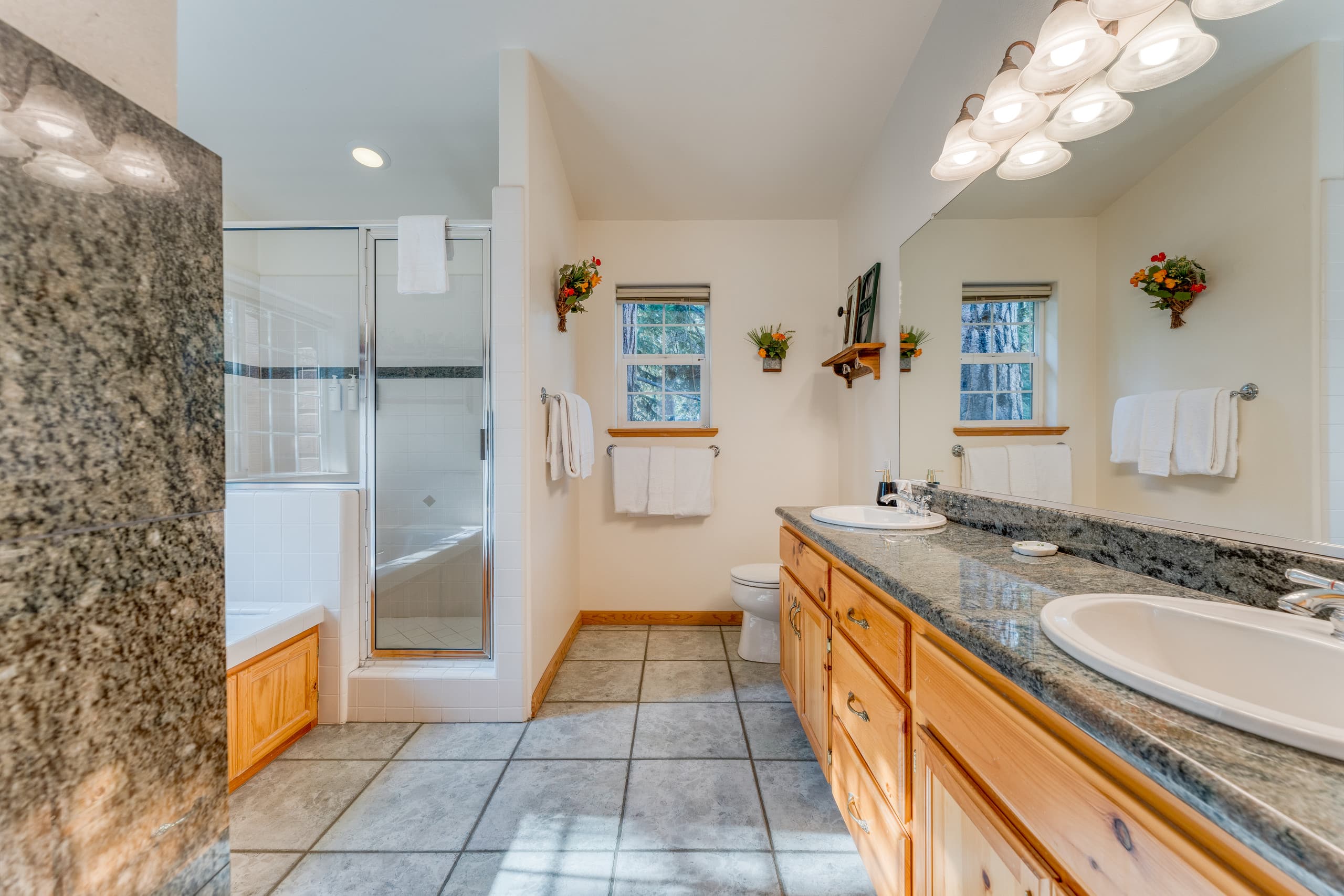 Tahoe Vista Patio, Fireplaces & Jetted Tub - Photo 28