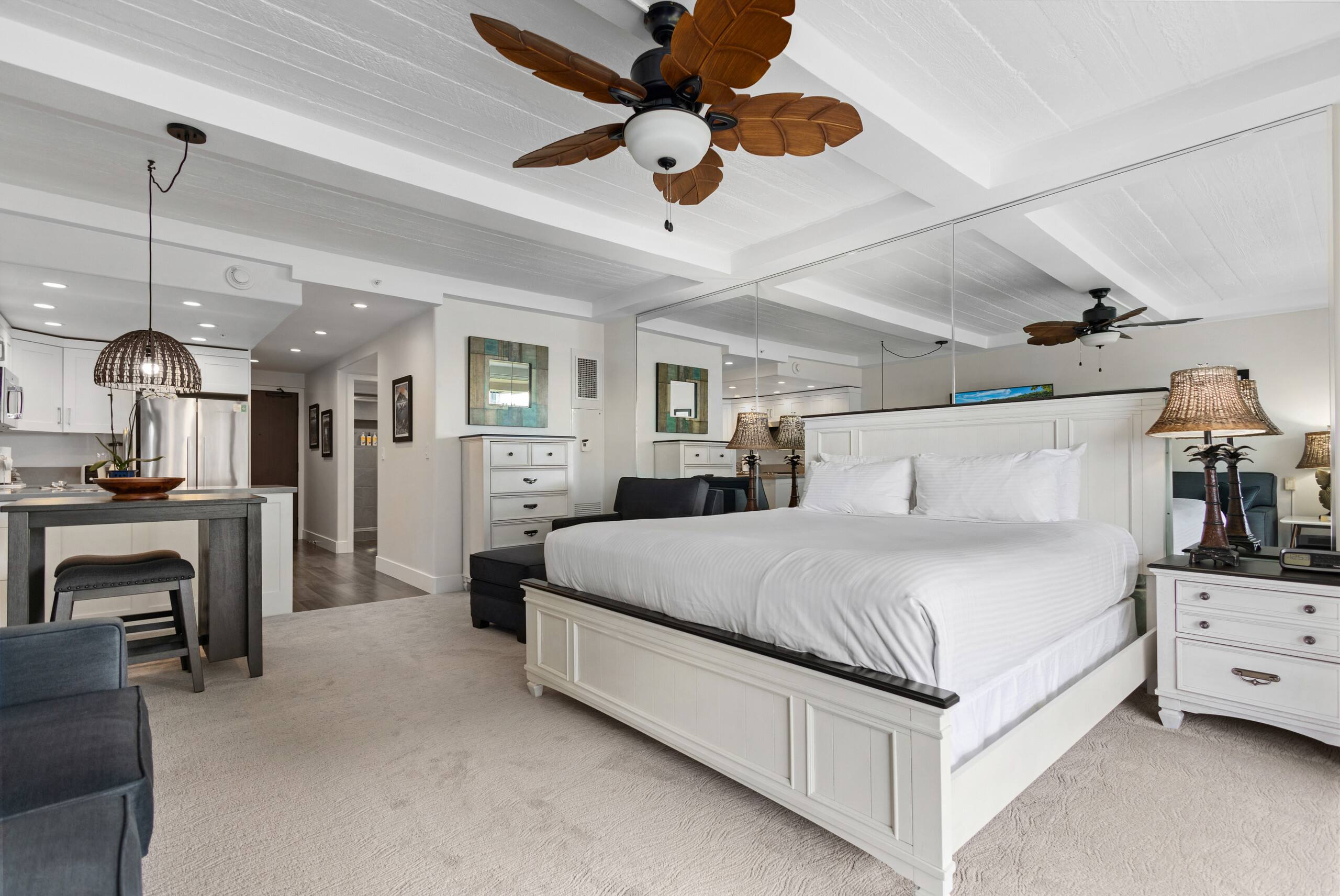 Condo in Lahaina · ★5.0 · Studio · 1 bed · 1 bath - Image 2