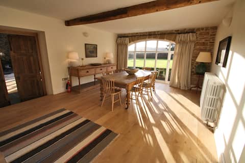 New House Wrexham sleeps 4