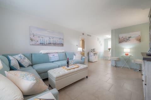 Sunny Spring Stay: Upgraded 2BR Charming St. Pete