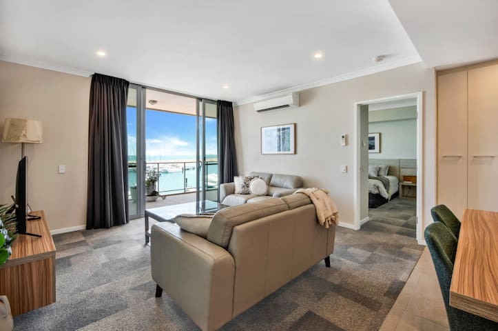 Beautiful Marina View Apartment gallery image 4