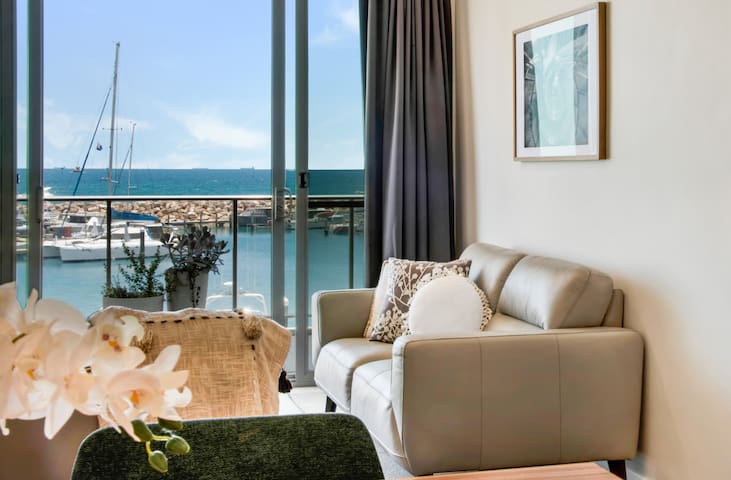 Beautiful Marina View Apartment gallery image 2
