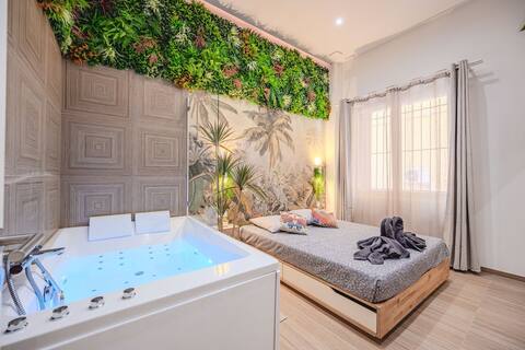 Little Bangkok - Apartment