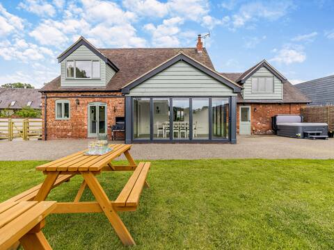 Orchard Barns - UK47200