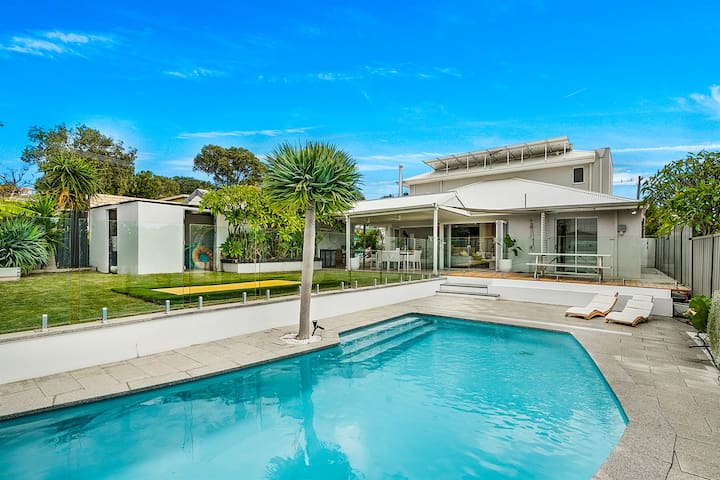 Duncraig Dream with Pool and Alfresco BBQ!