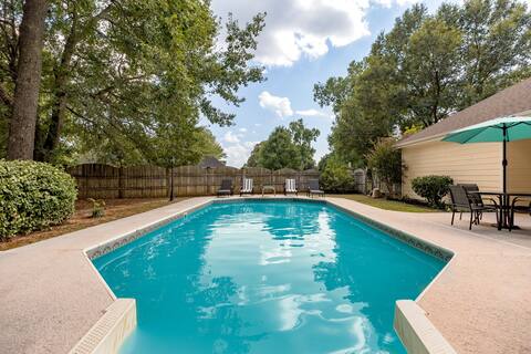 AtHome+1 Stay | 3BR w/Inground Pool | Fenced Yard