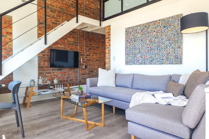 Elegant Sea Point Retreat | Splendid Views | Wifi - Cape Town