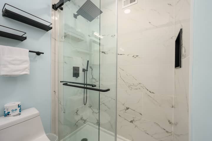 Stylish Hilton Head Villa W/ Pools & Hot Tub - Hilton Head Island, SC