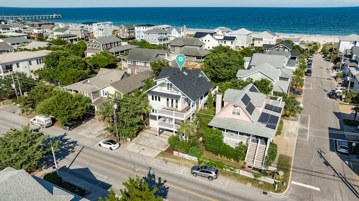 Luxurious Coastal Retreat With Water Views - Wrightsville Beach, NC