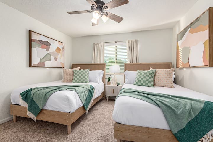 Горен гостински апартман 2 со двојни полни кревети