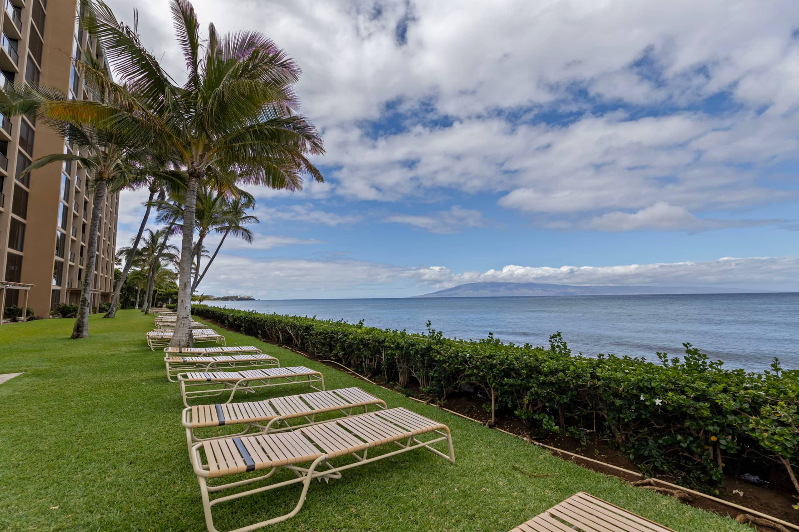 Beachfront Kaanapali Studio with Sunset Views - Image 57