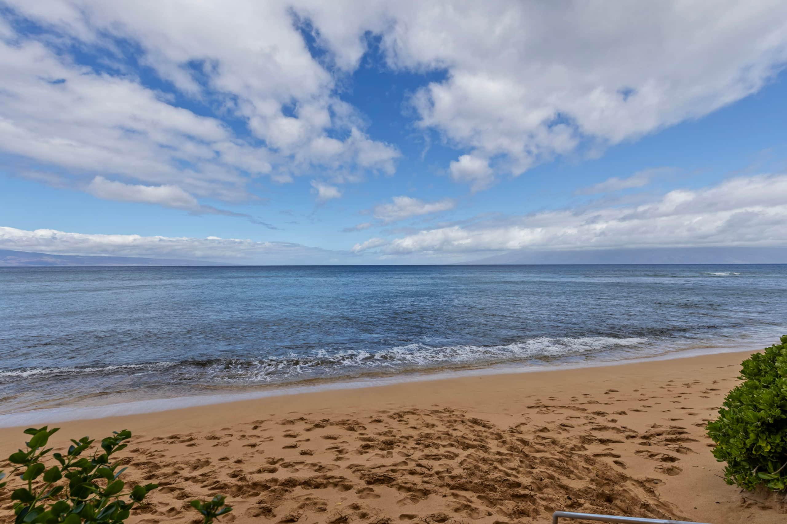 Beachfront Kaanapali Studio with Sunset Views - Image 58