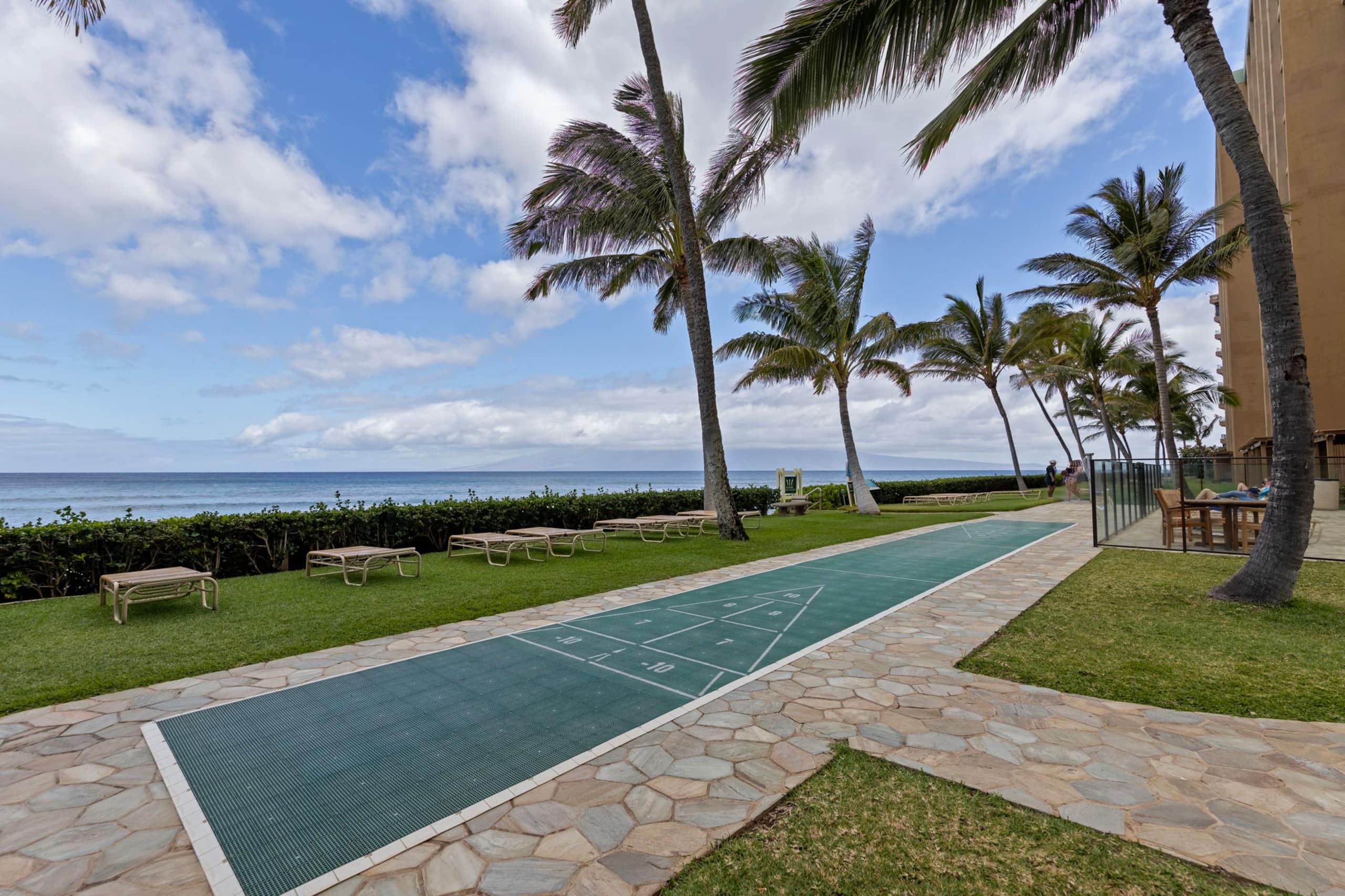 Beachfront Kaanapali Studio with Sunset Views - Image 52