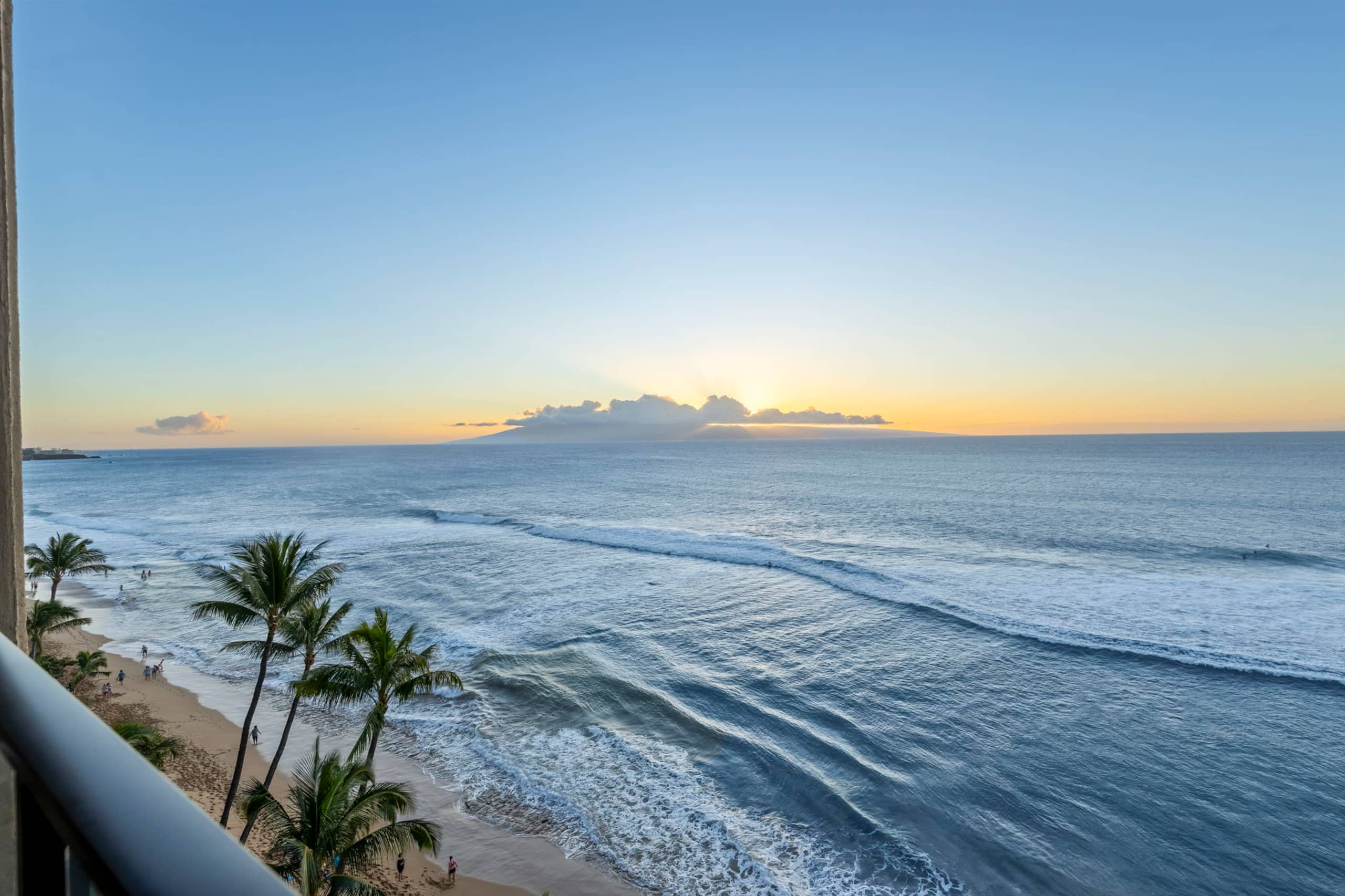 Beachfront Kaanapali Studio with Sunset Views - Image 34