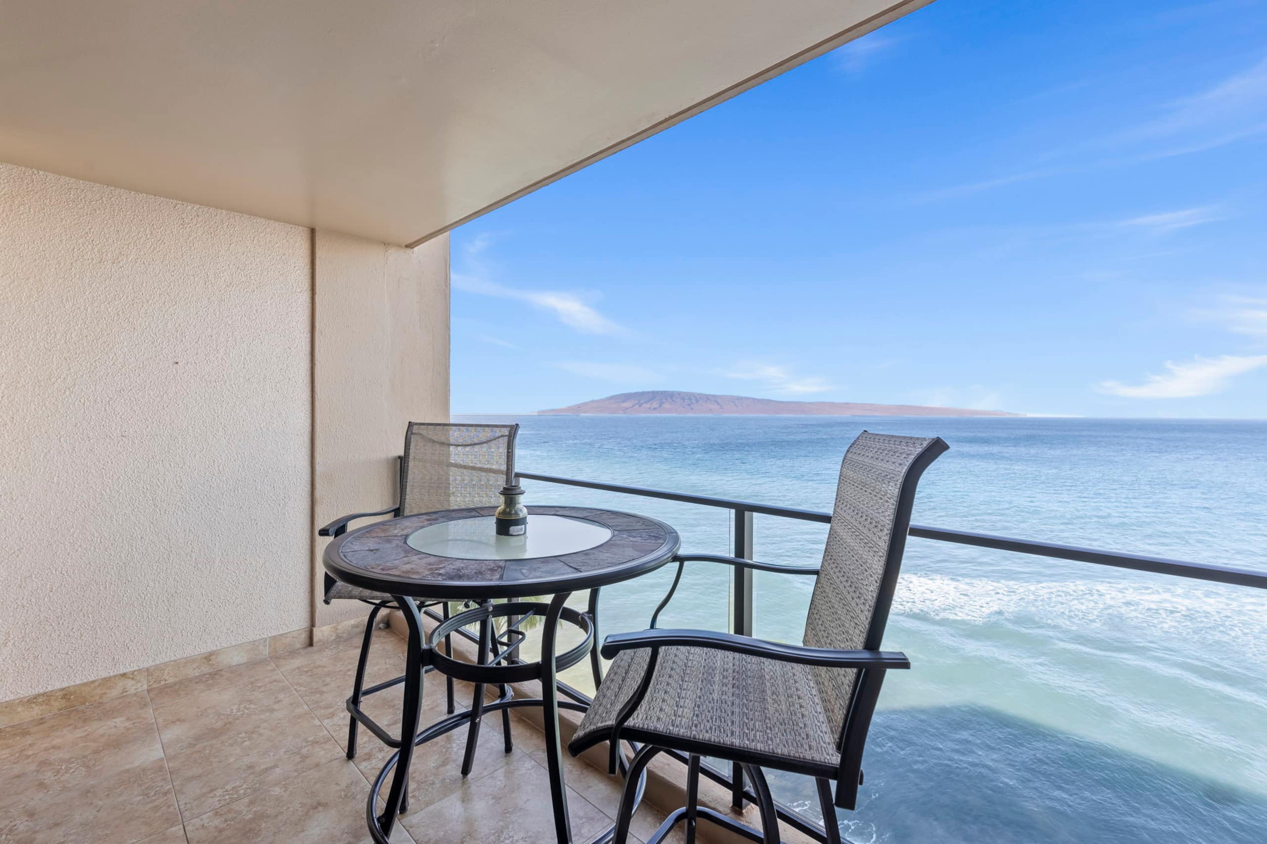 Beachfront Kaanapali Studio with Sunset Views - Image 36