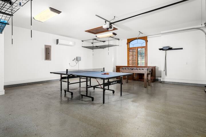 SXSW! Heated Pool, Lux, Sleeps 26 gallery image 2