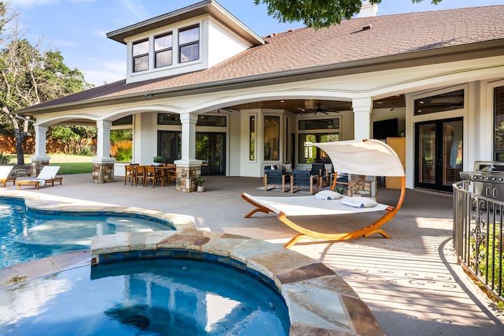 SXSW! Heated Pool, Lux, Sleeps 26