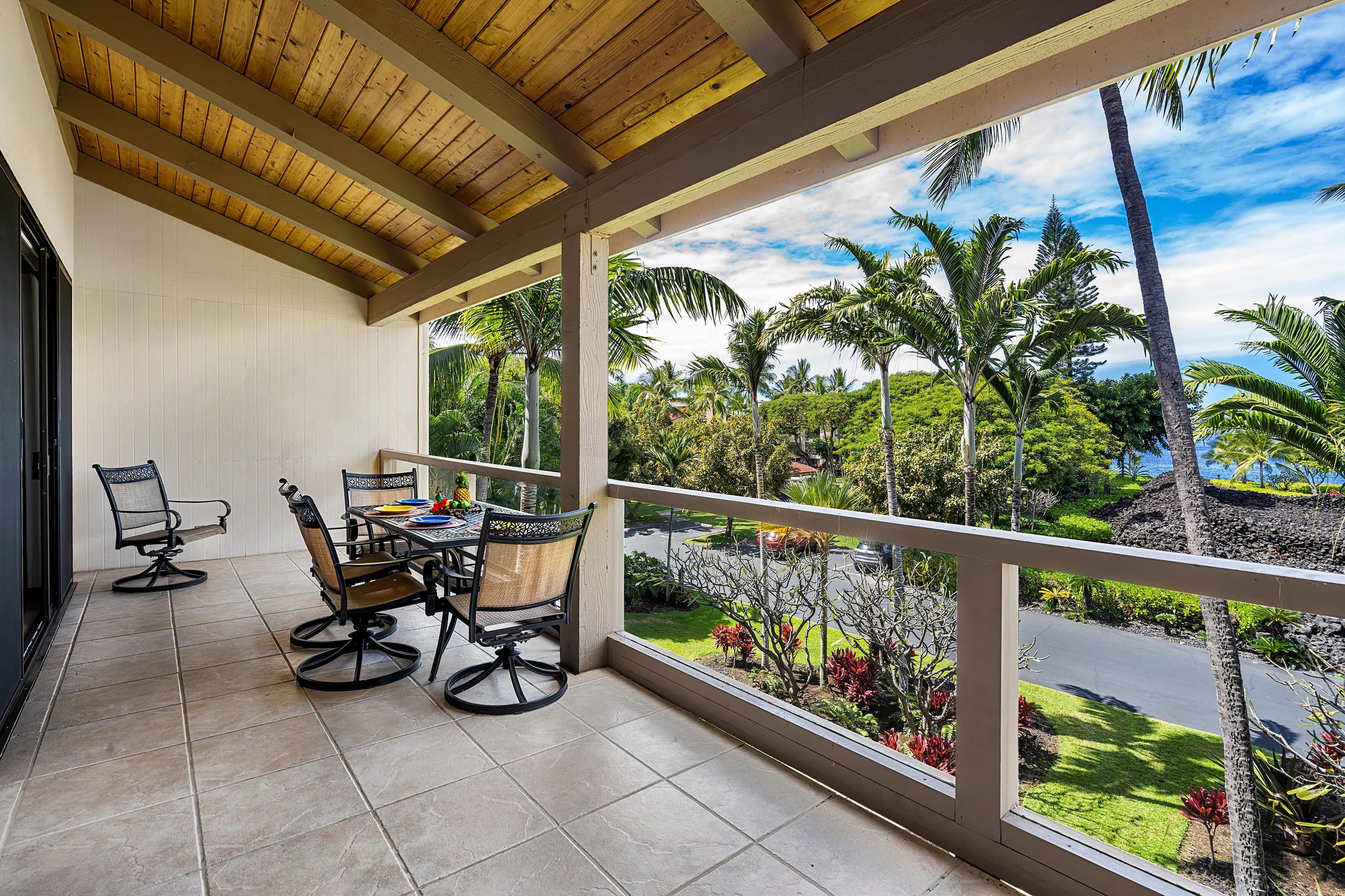 Condo in Kailua-Kona · ★5.0 · 3 bedrooms · 4 beds · 2 private baths - Image 23