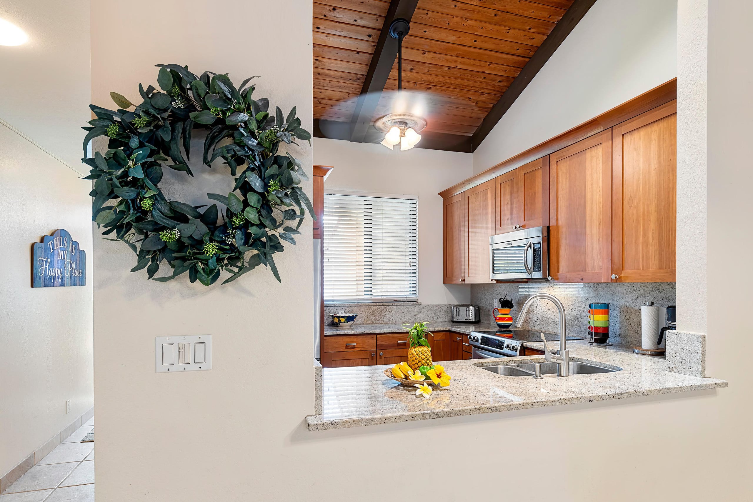 Condo in Kailua-Kona · ★5.0 · 3 bedrooms · 4 beds · 2 private baths - Image 9