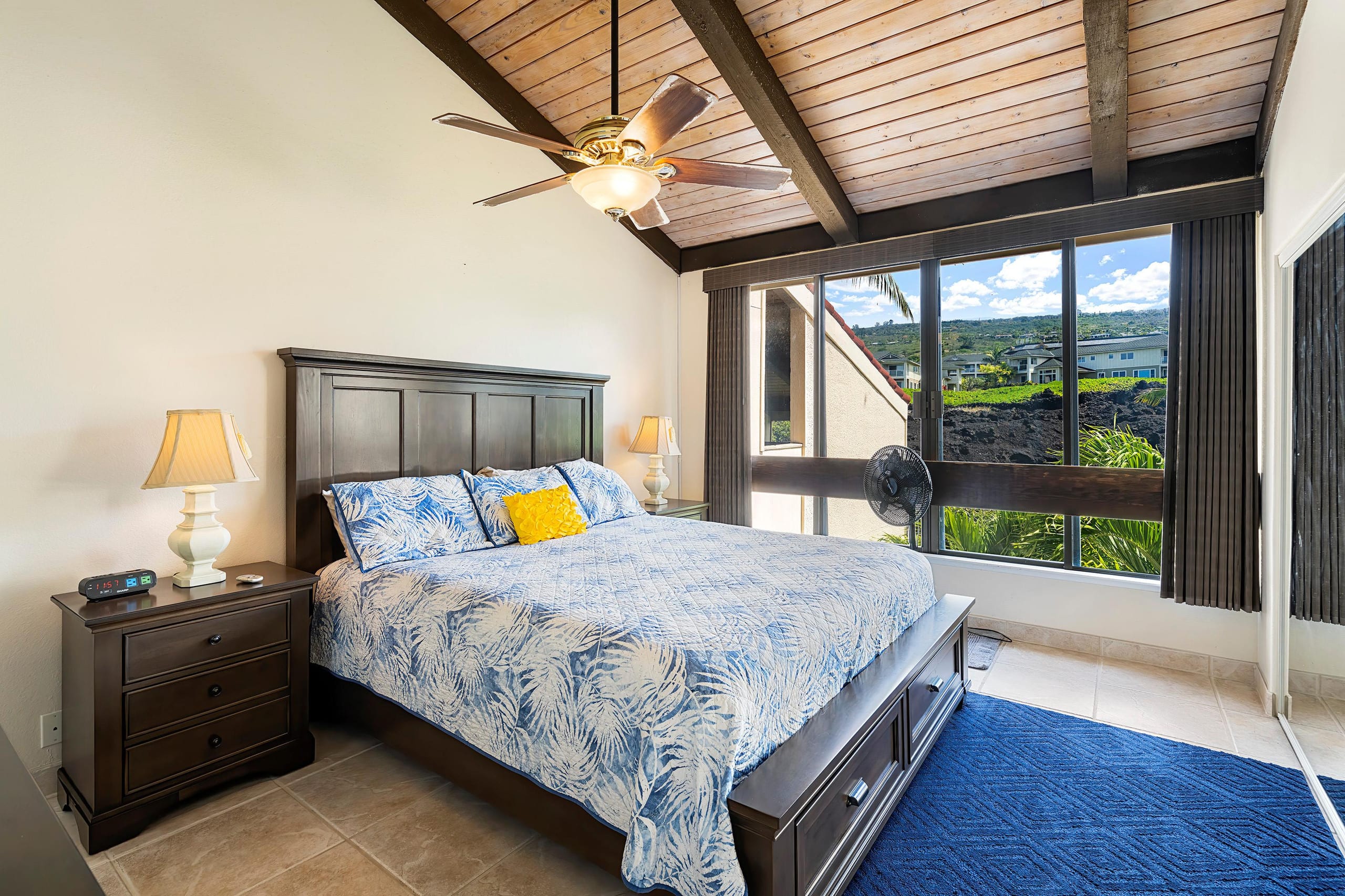 Condo in Kailua-Kona · ★5.0 · 3 bedrooms · 4 beds · 2 private baths - Image 18