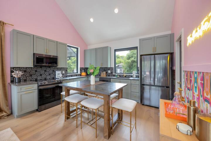 Music Row Haven | Modern Style + Private Hot Tub gallery image 4