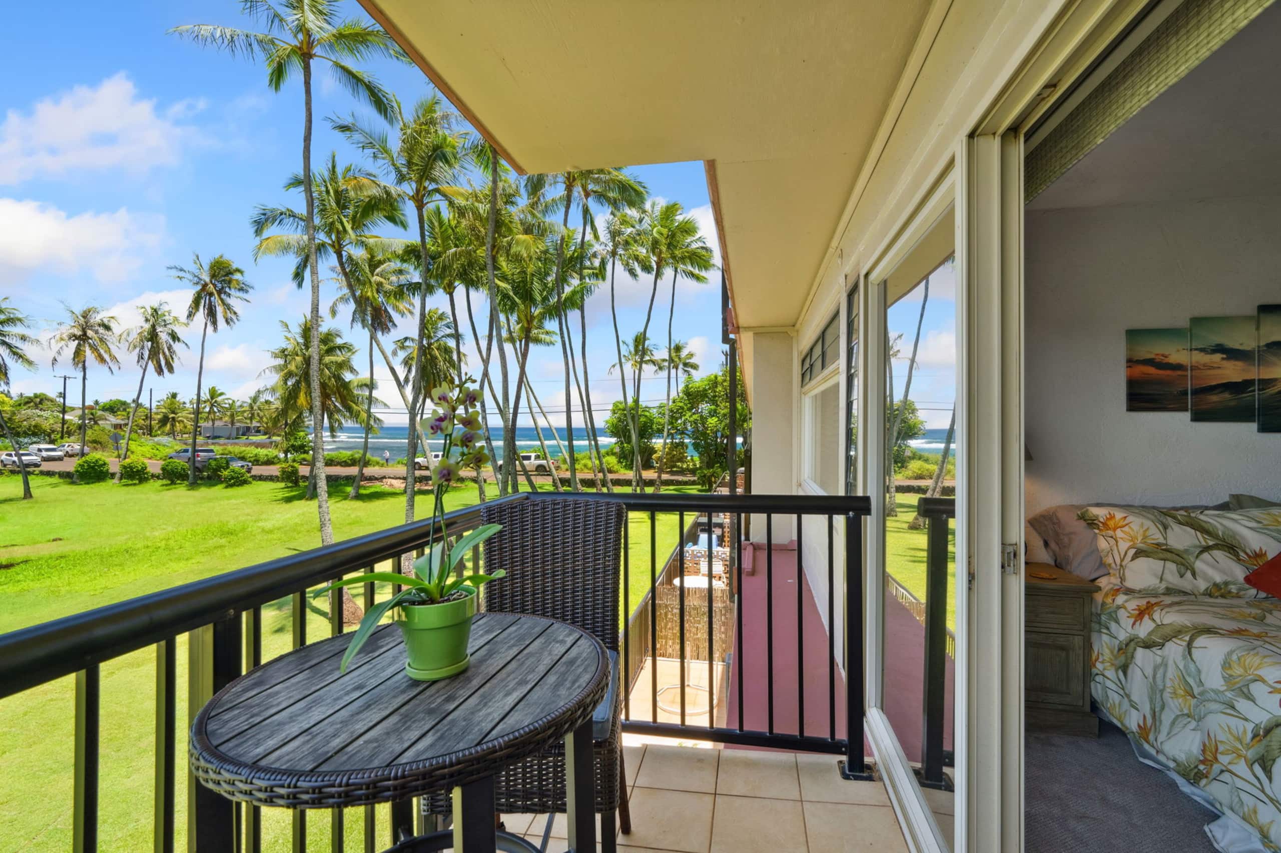 Ocean, Coastline & Mountain Views from Lanai - Photo 3