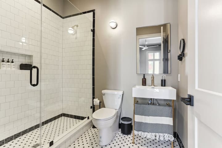 Cavelier 5B/5B private pool + garage gallery image 3