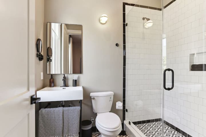 Cavelier 5B/5B private pool + garage gallery image 4