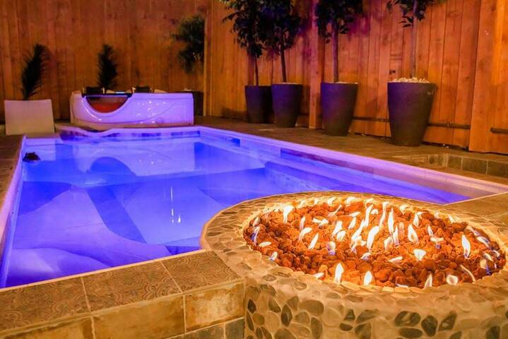 5BR+5BA “Extraordinary”Vibrant”Impeccable”Sexy” gallery image 2