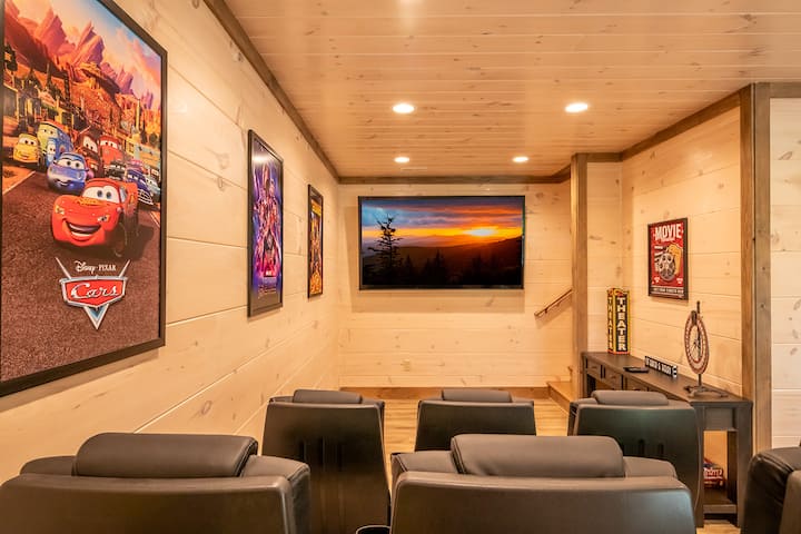 *Secluded 2bd Cabin W/ Hot Tub! Theater + Arcade* - Tennessee
