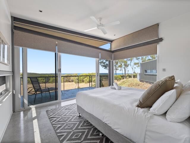 Redgate Beach House with Private Tennis Court gallery image 3
