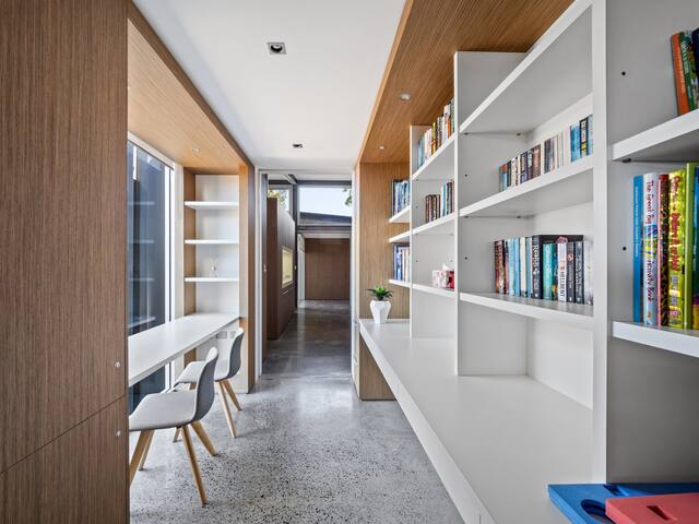 Redgate Beach House with Private Tennis Court gallery image 4