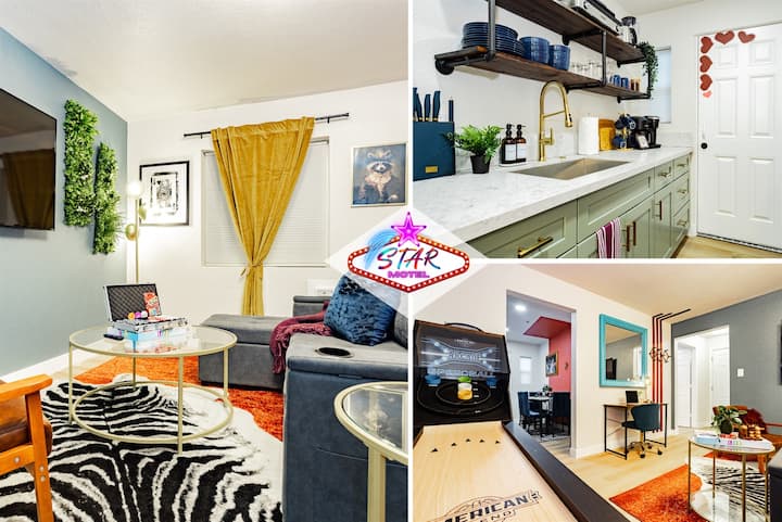 Vegas Vibes: Iconic Suite Stay, Games & Strip View - Las Vegas, NV