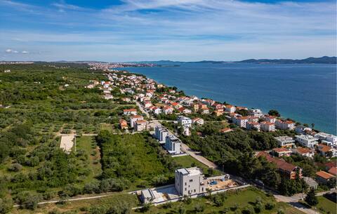 3 bedroom nice apartment in Kozino