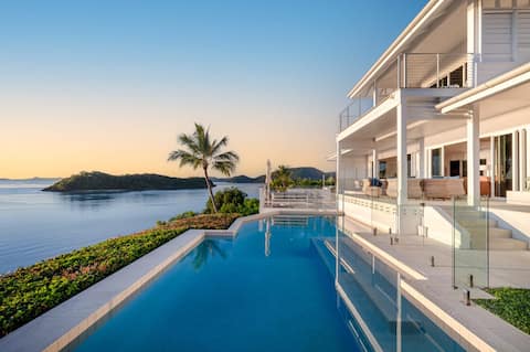 Top performing Airbnb: 'Blue View' Luxury Whitsunday Retreat in Whitsunday Regional