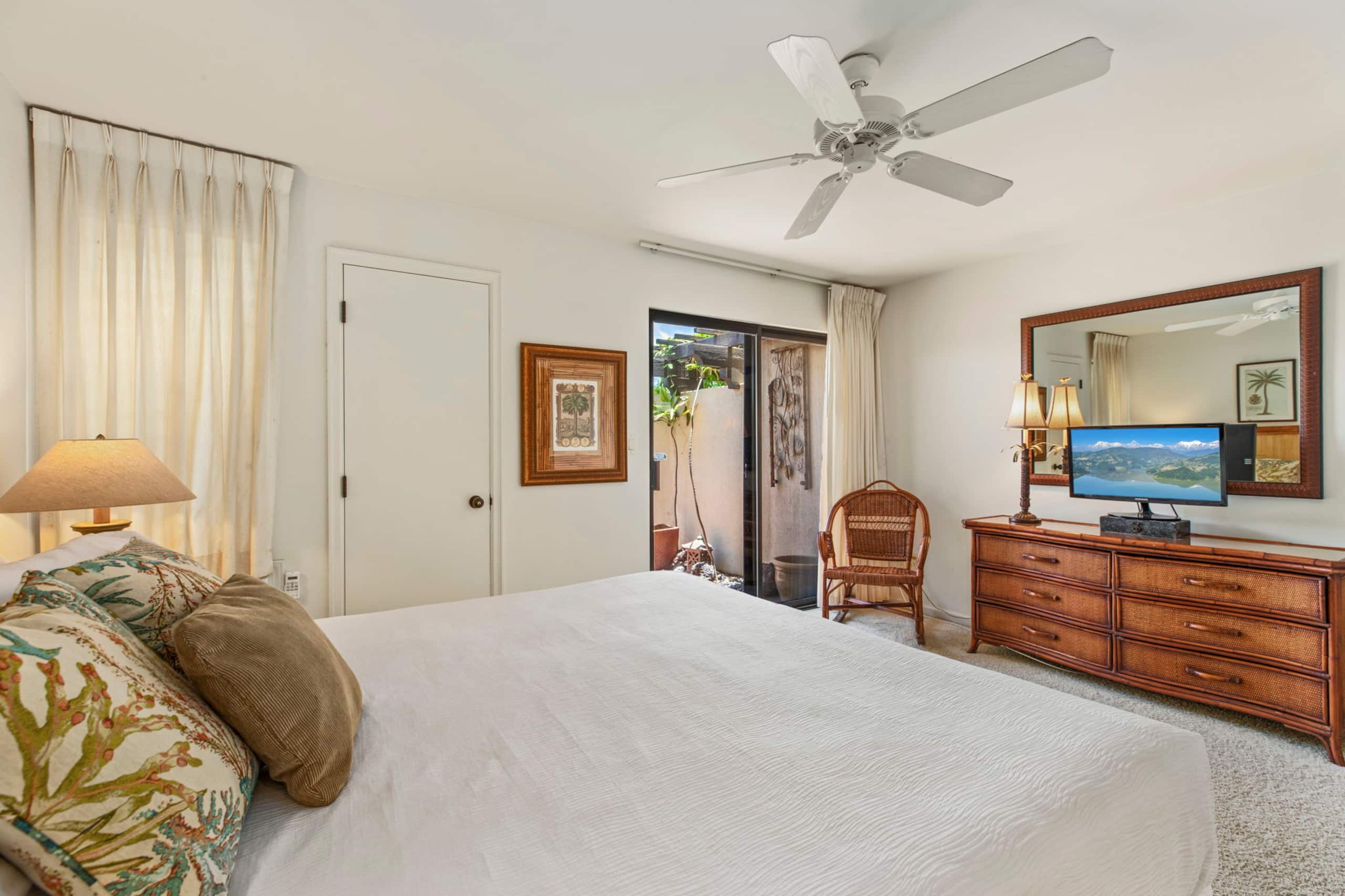 Condo in Kihei · ★4.93 · 1 bedroom · 2 beds · 2 shared baths - Image 10