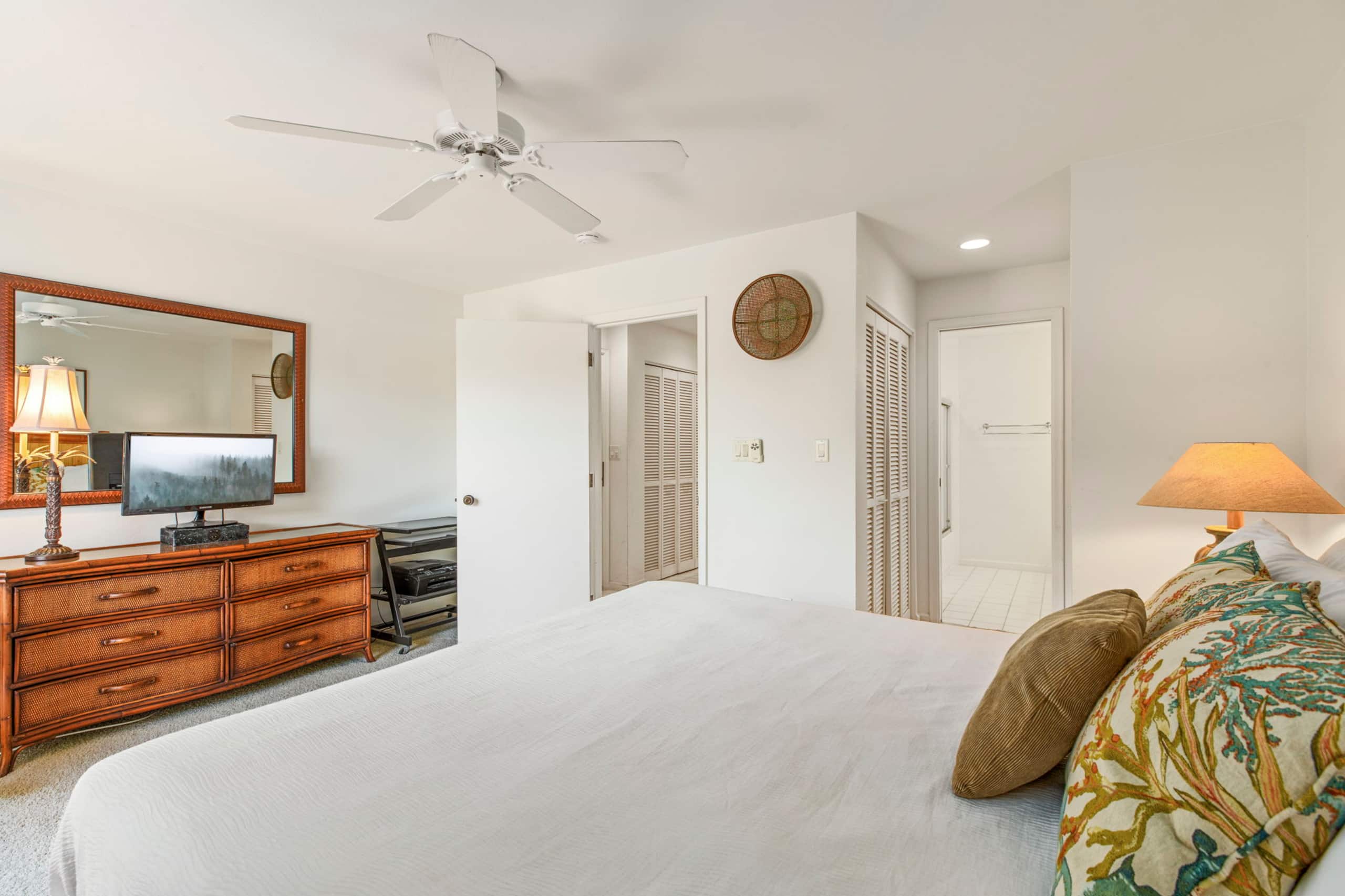 Condo in Kihei · ★4.93 · 1 bedroom · 2 beds · 2 shared baths - Image 8