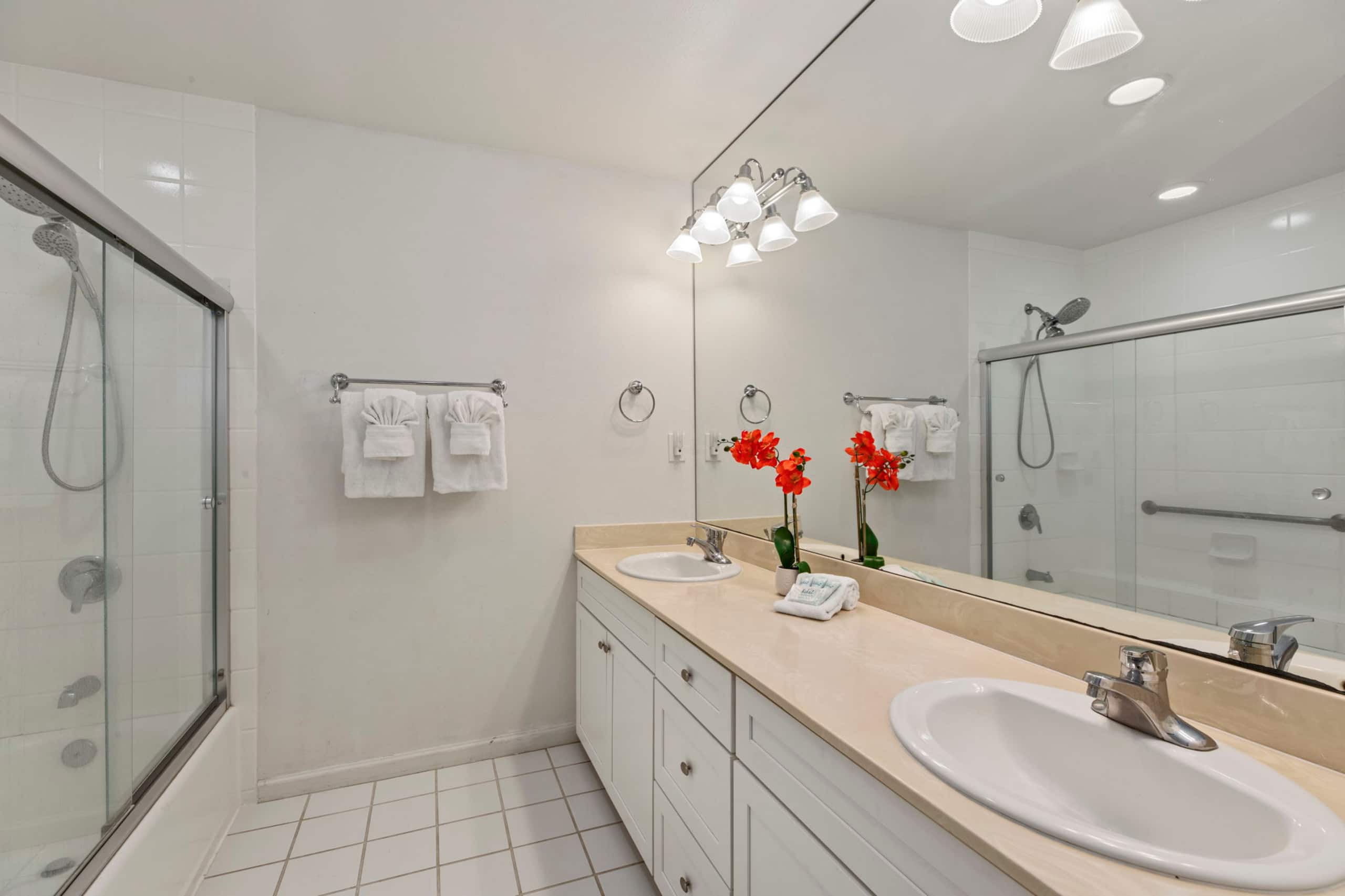 Condo in Kihei · ★4.93 · 1 bedroom · 2 beds · 2 shared baths - Image 9