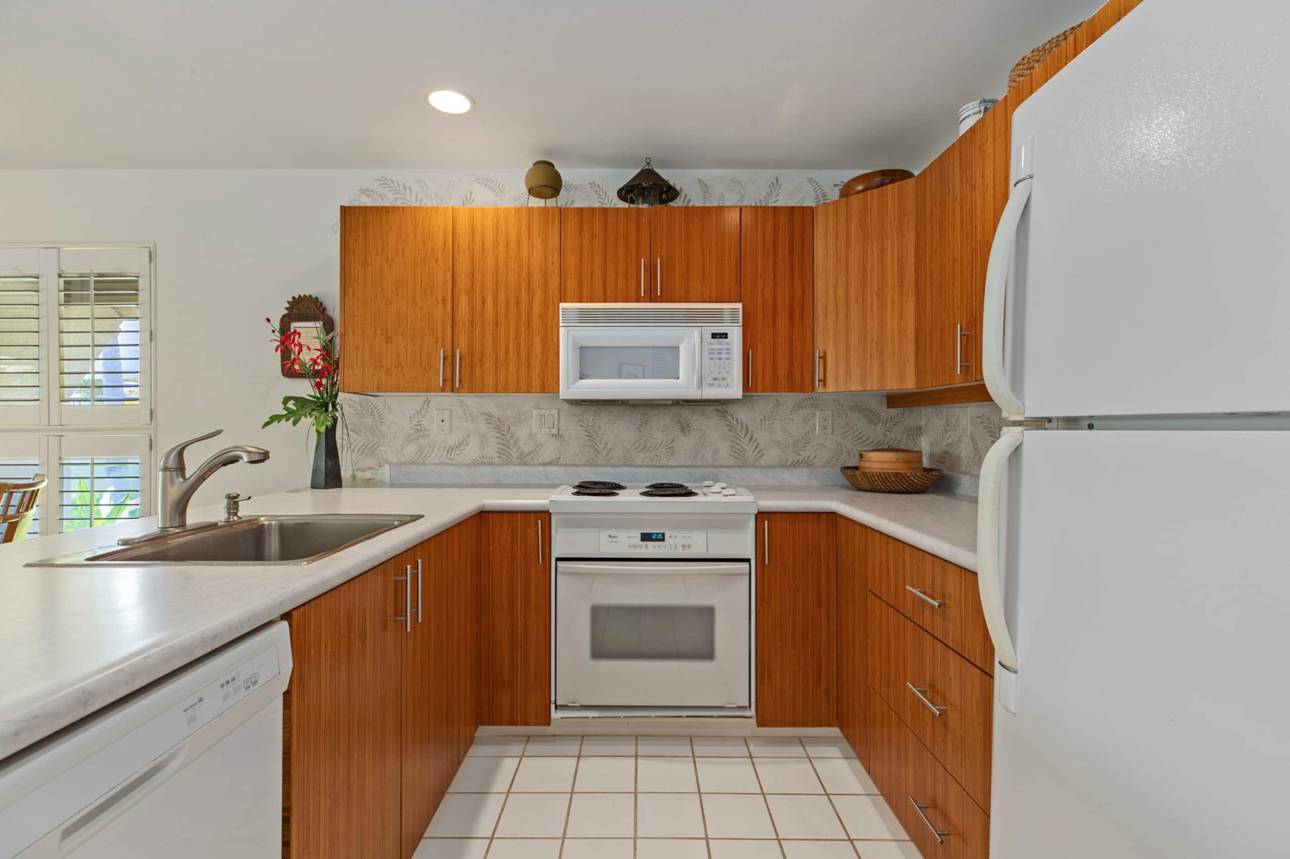 Condo in Kihei · ★4.93 · 1 bedroom · 2 beds · 2 shared baths - Image 18