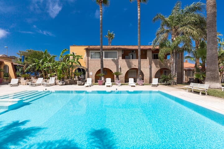 Thalissa Beach House – Villa by BarbarHouse