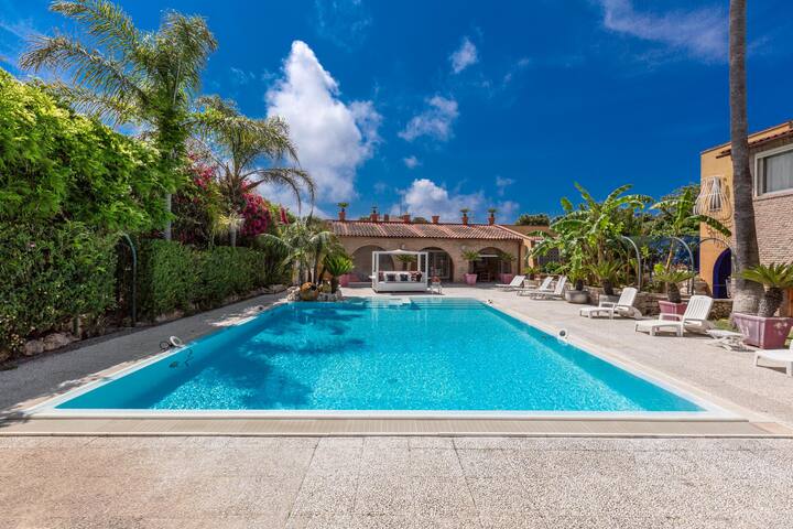 Thalissa Beach House – Villa by BarbarHouse gallery image 3