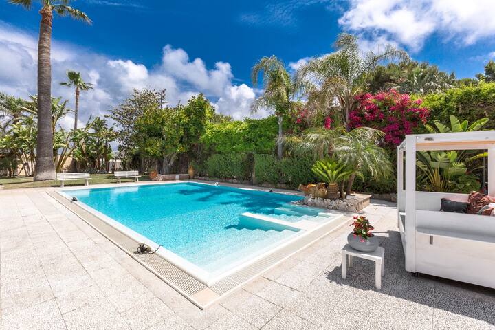 Thalissa Beach House – Villa by BarbarHouse gallery image 5