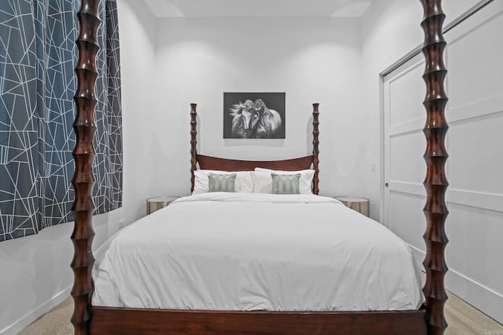 Yataq otağı 2: geniş vanna otağı olan çarpayı 180-220 sm