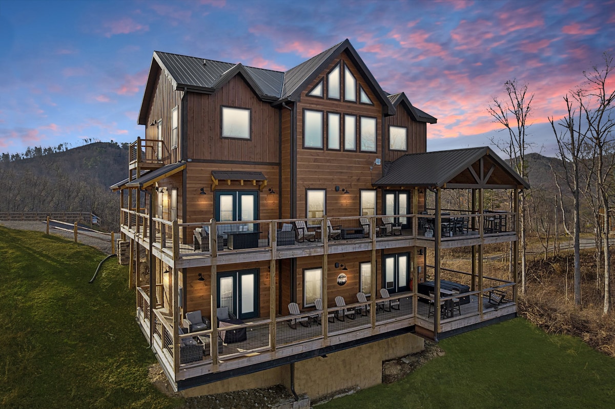 d*3様 Bee & Caravan トランプセット　22個 Sleeps 22 with Fire Pit, View, Hot Tub, Game Room - Cabins for