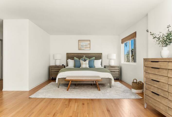 Oceanview 3BR | Near Beach | Parking gallery image 3