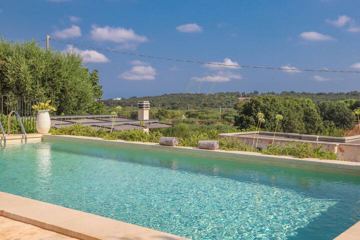 TD Casale Terranova Stone Farmhouse with Pool gallery image 2